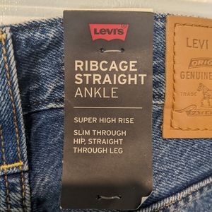 Levi's Ribcage Straight